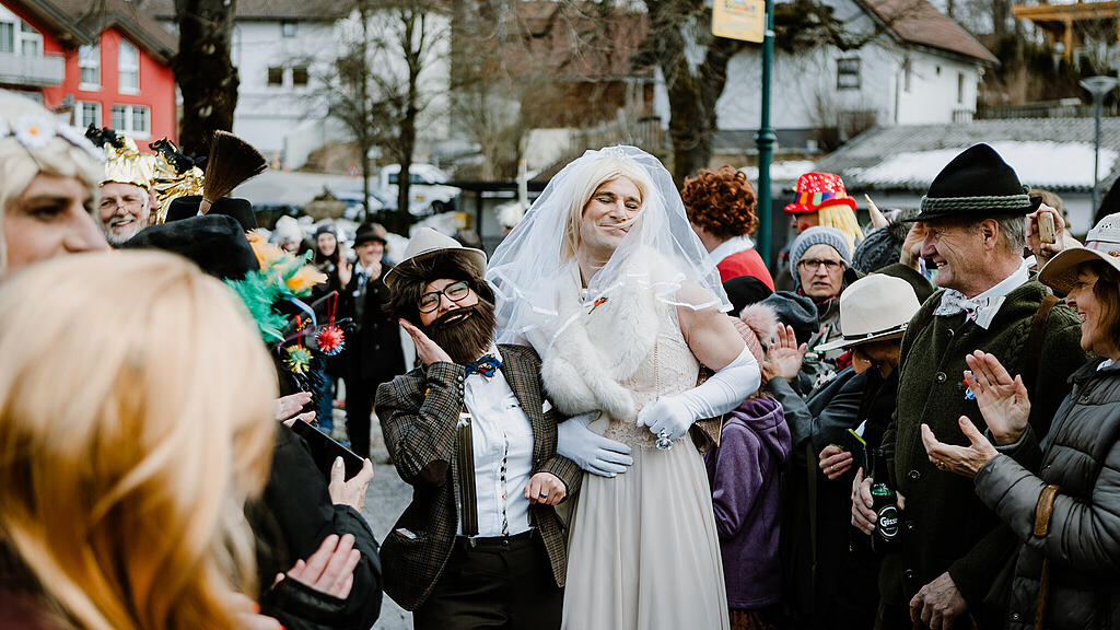 Verkehrte Hochzeit, Kirche
