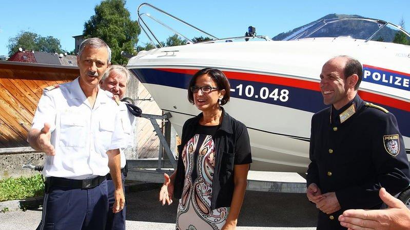 Neues Polizeiboot überstellt