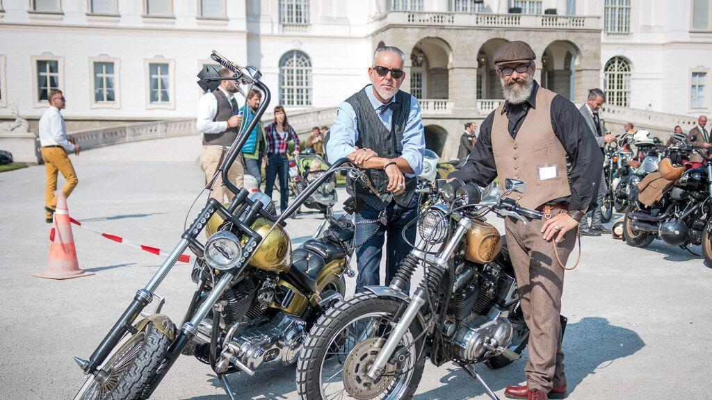 Der Gentleman’s Ride startete beim Schloss Kleßheim.