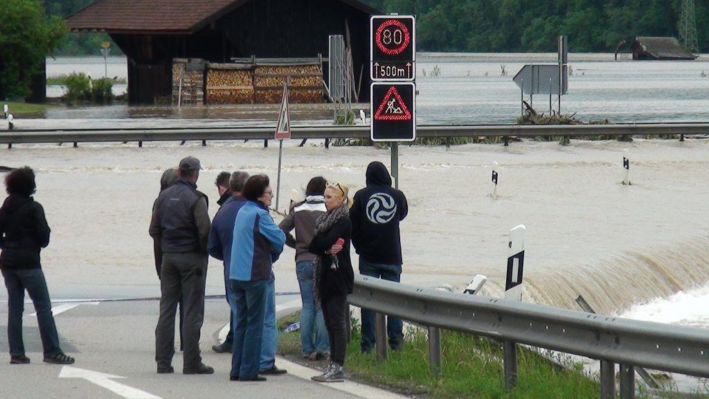 A8 überflutet