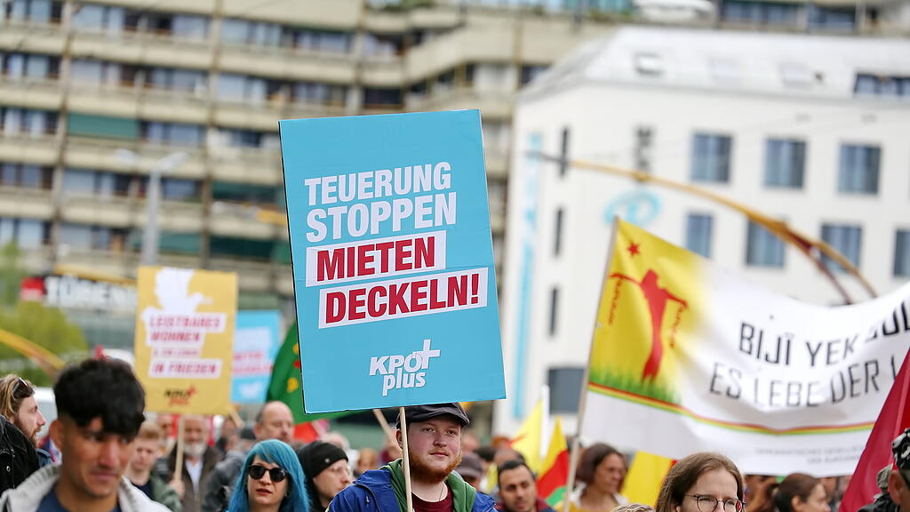 1. Mai-Demo in der Stadt Salzburg
