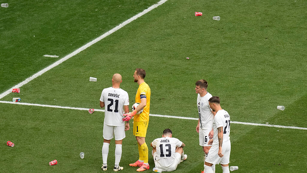 Becherwürfe bei Fußball-EM