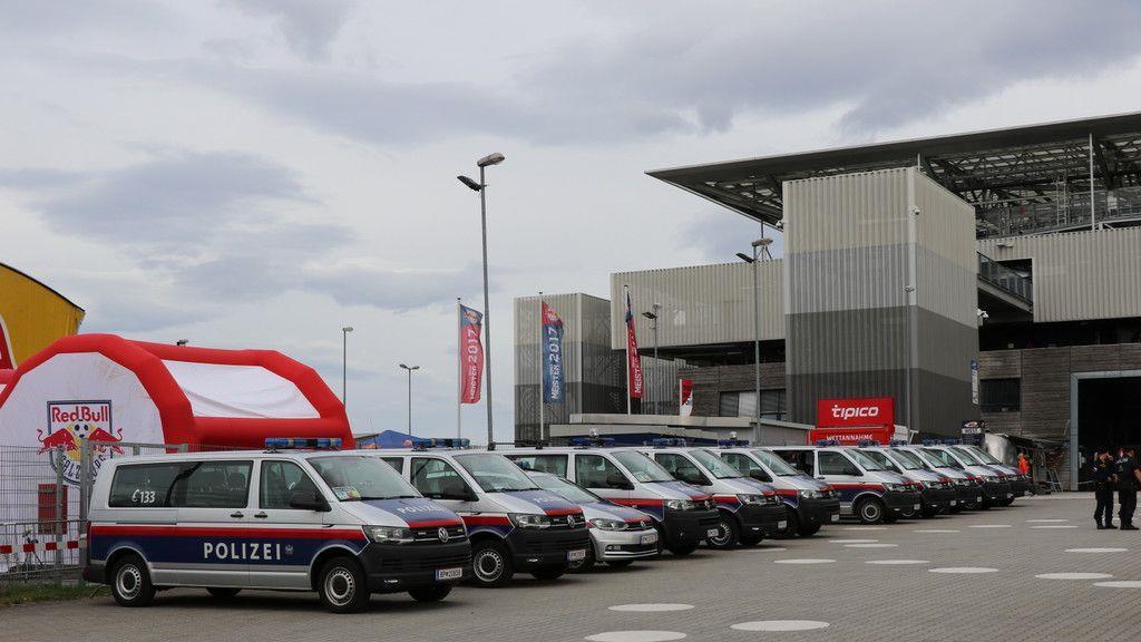 Salzburg vs. Lazio: Polizei fährt in Innenstadt auf