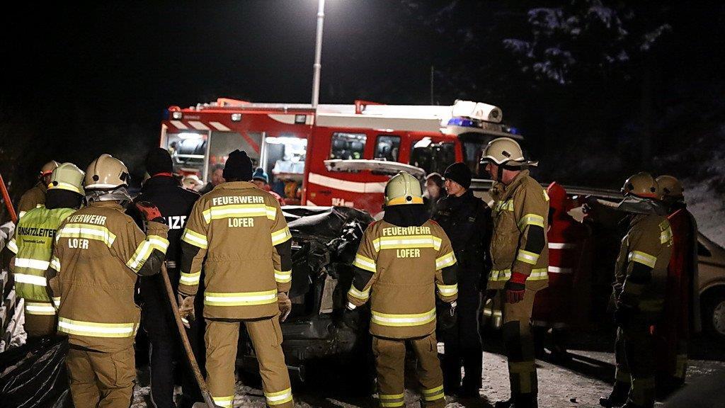 Pkw stürzt in Saalach