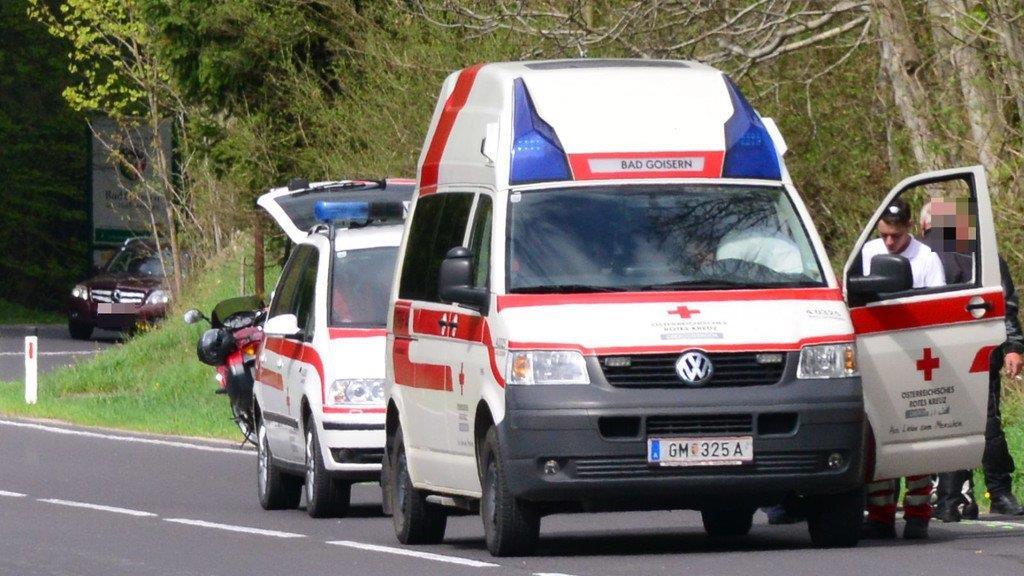 Biker stürzt am Pötschenpass