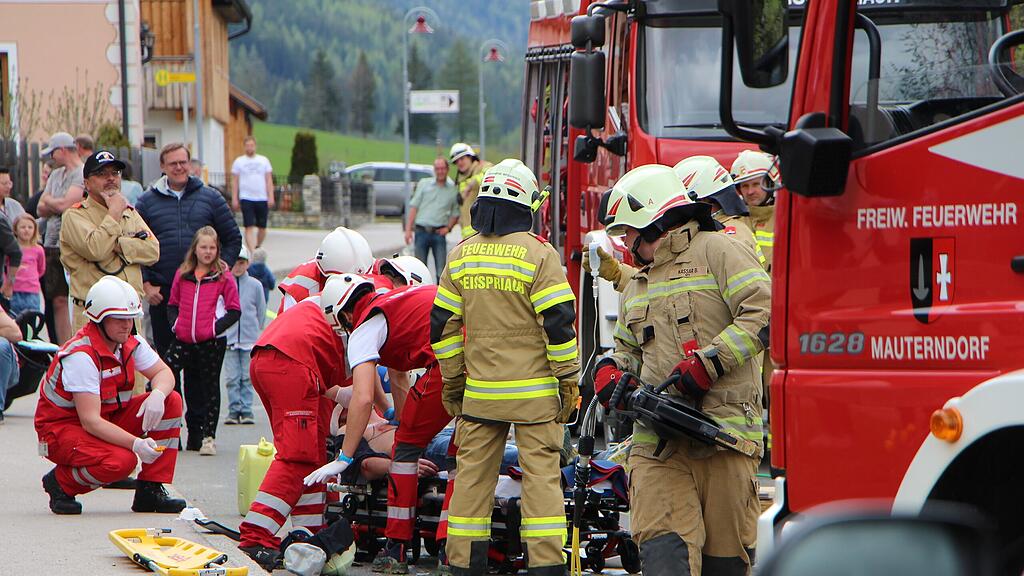 100 Jahr Jubil\u00e4um der Feuerwehr Wei\u00dfpriach