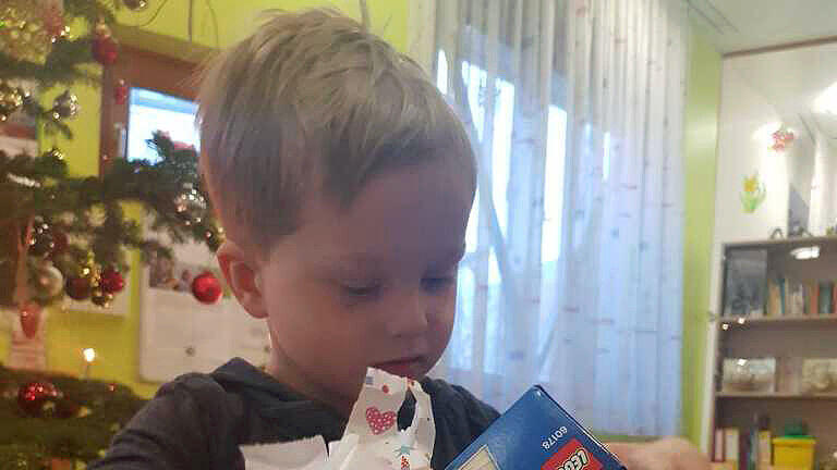 Geschenkeübergabe der Herzenswunsch-Aktion im Kinderspital