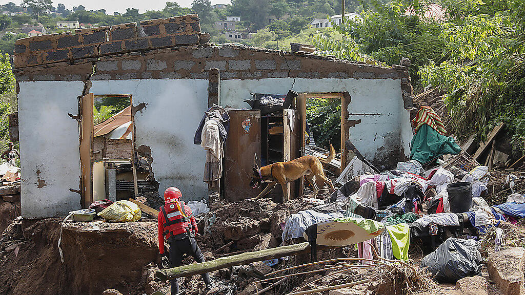 Große Zerstörungen in Südafrika nach dem Unwetter: mehr Regen erwartet