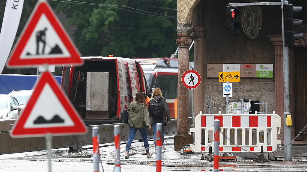 Baustelle Hellbrunner Straße sorgt für Stau-Chaos
