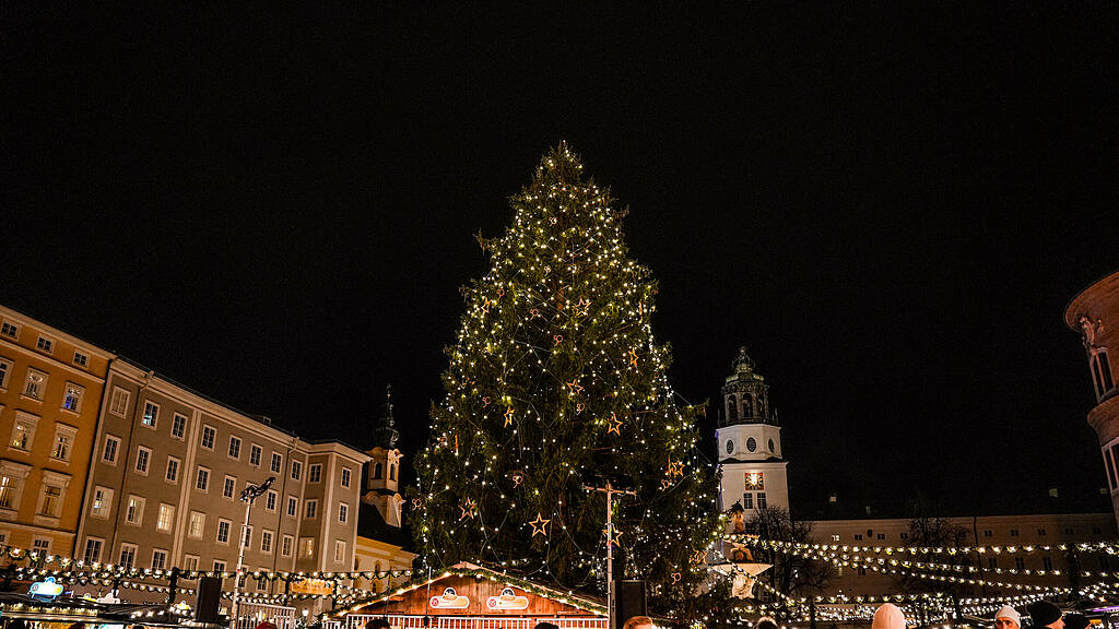 Impressionen der Christkindlmarkt Er\u00f6ffnung