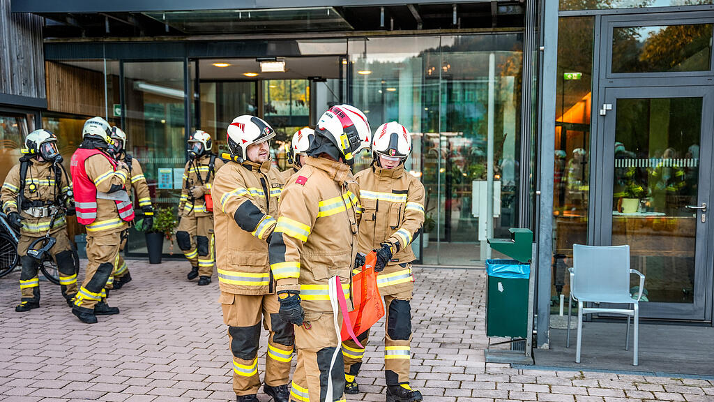 Feuerwehr \u00dcbung im Thalgauer Seniorenheim