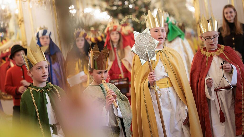 Sternsinger bei Van der Bellen
