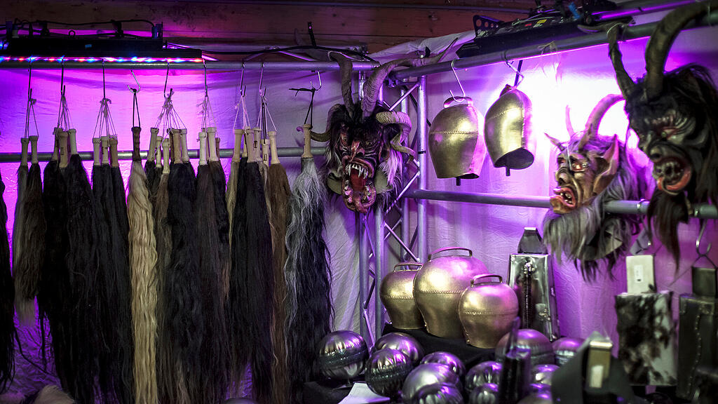 Maskenausstellung Hallein