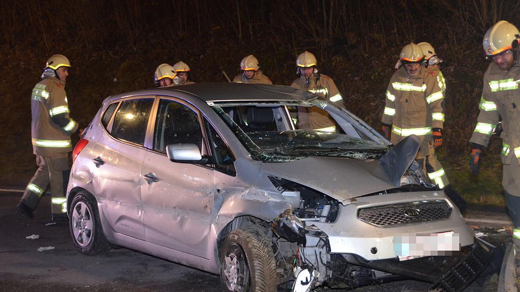 St. Veit: Unfall auf B311 fordert Verletzten