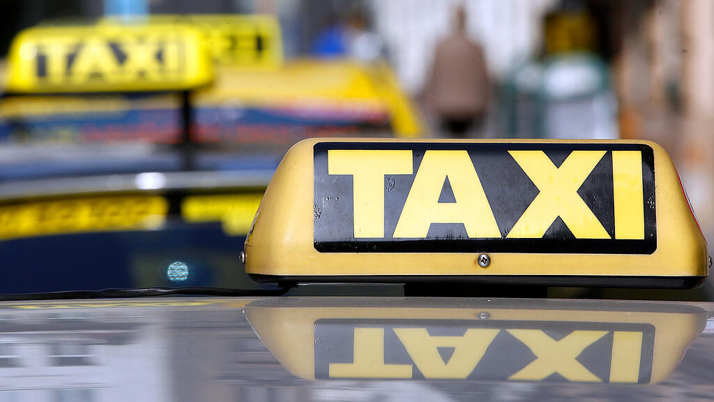Taxi