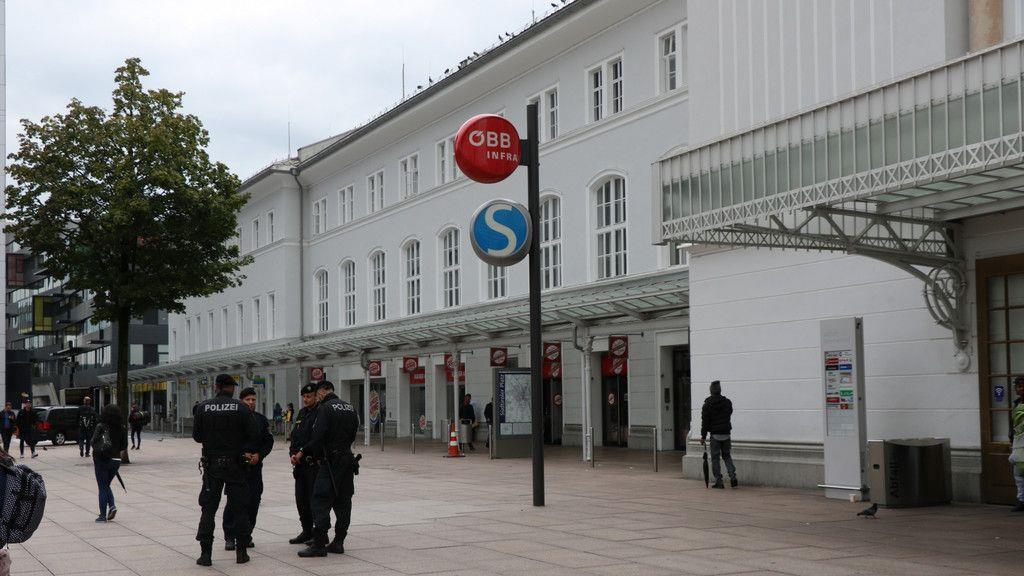 Präsenz der Polizei am Salzburger Hauptbahnhof seit August erneut erhöht