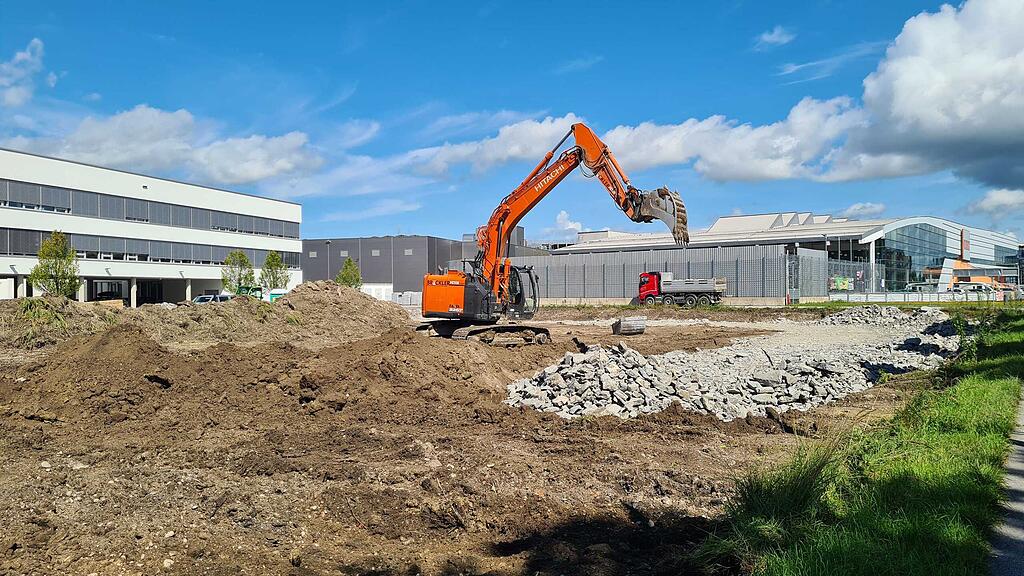 Baustelle für Oldtimer-Depot von Red Bull in Salzburg-Maxglan