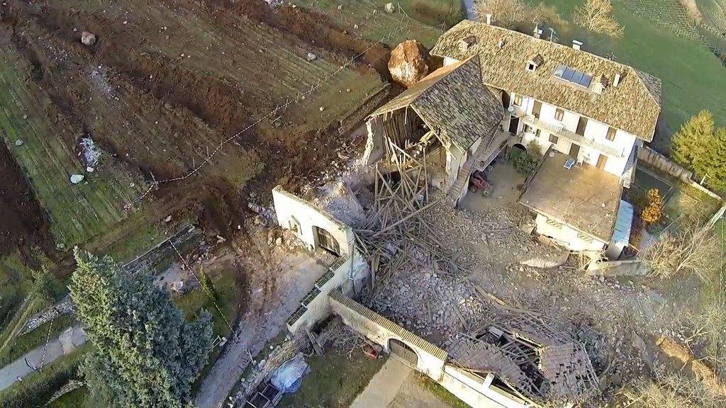 Südtirol: Felssturz in Rungg in Tramin - spektakuläre Luftaufnahmen