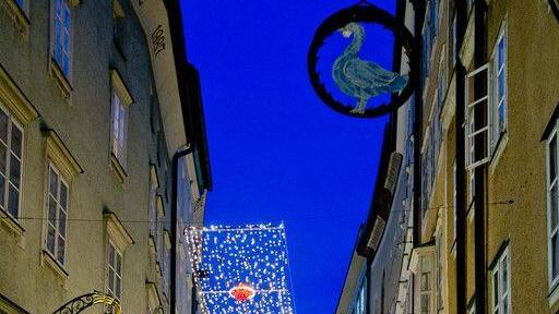 Weihnachtsbeleuchtung in der Getreidegasse