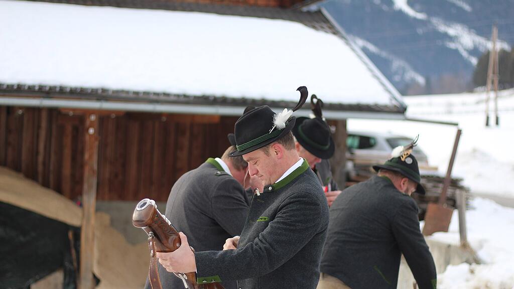 Silvesterschie\u00dfen 2023 der Prangersch\u00fctzen Mauterndorf
