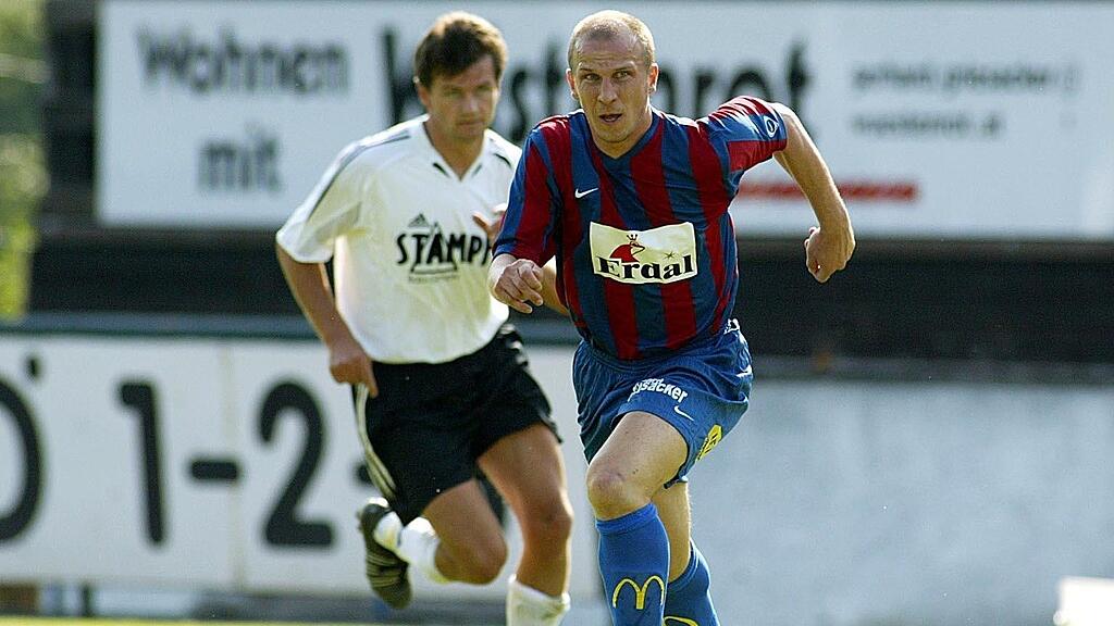 Als Spieler war Struber lange aktiv, unter anderem im Dress des FC Hallein 04.