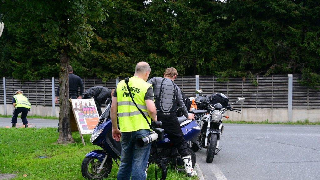 Harley-Fahrer schleudert in Gegenverkehr