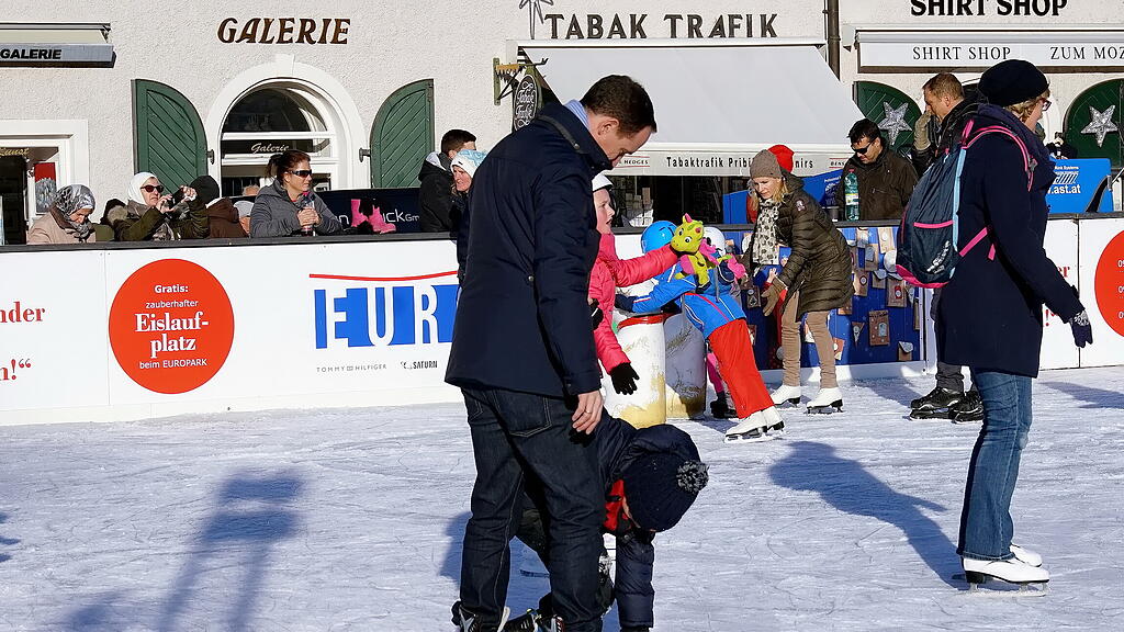 Eislaufen Mozartplatz