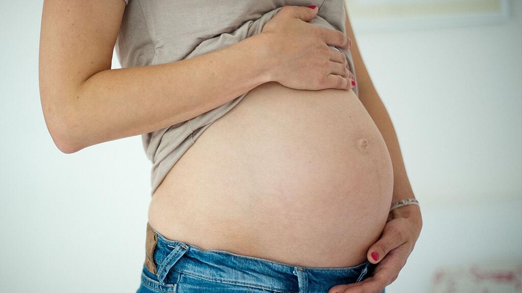 Schwangerschaft ist etwas, das bis jetzt einzig den Frauen der Gesellschaft möglich war.