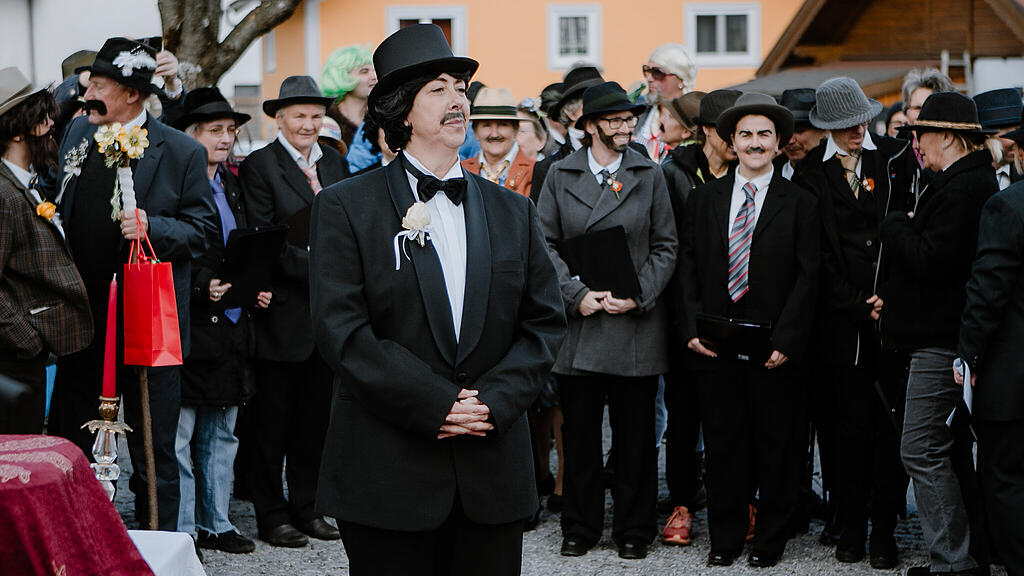 Verkehrte Hochzeit, Kirche