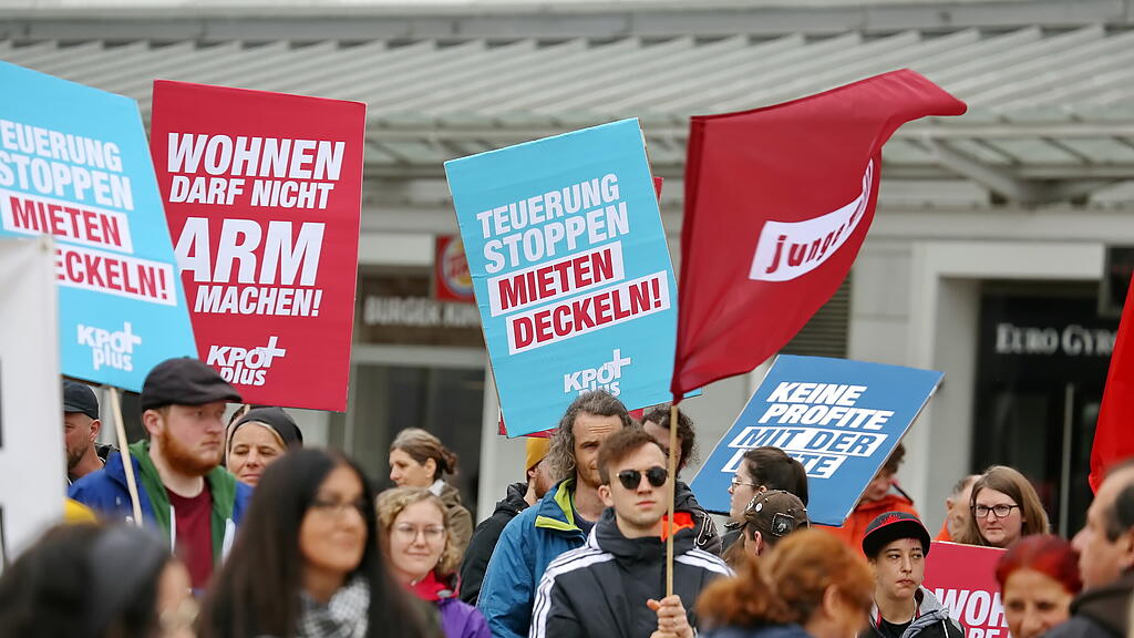 1. Mai-Demo in der Stadt Salzburg