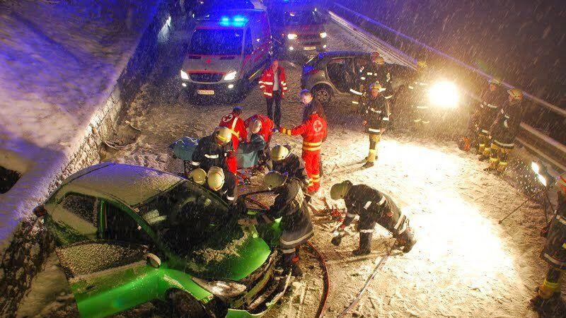 Der Unfall forderte vier Verletzte.