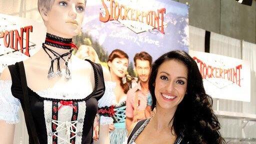Bachelor-Kandidatin in Tracht