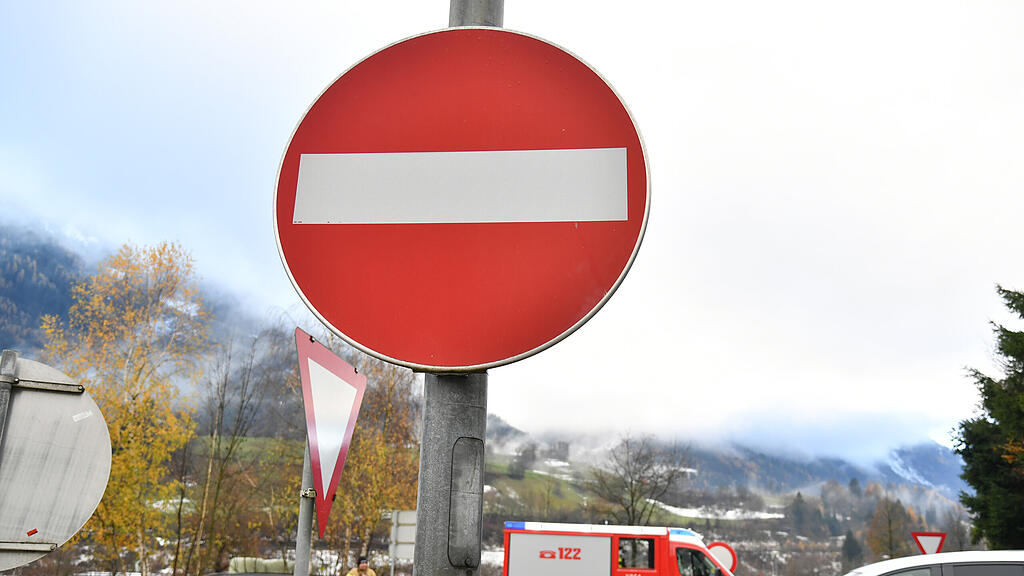 B311, Schwarzach, Sperre