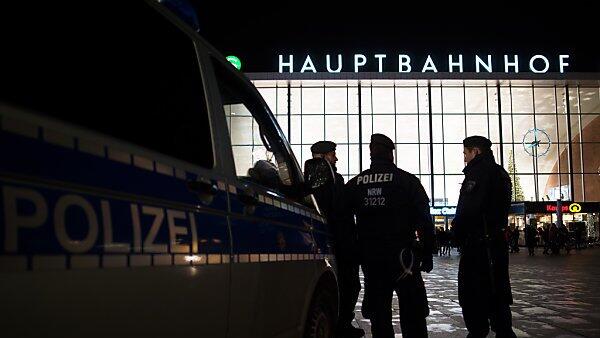 Vor dem Kölner Hbf war es zu massiven Übergriffen gekommen