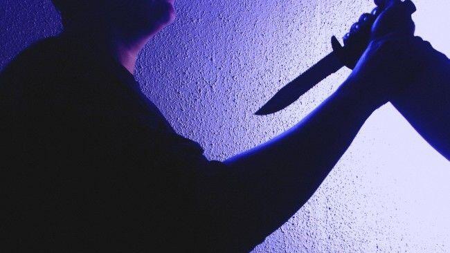 Ein Mann wurde mit einem Klappmesser verletzt.