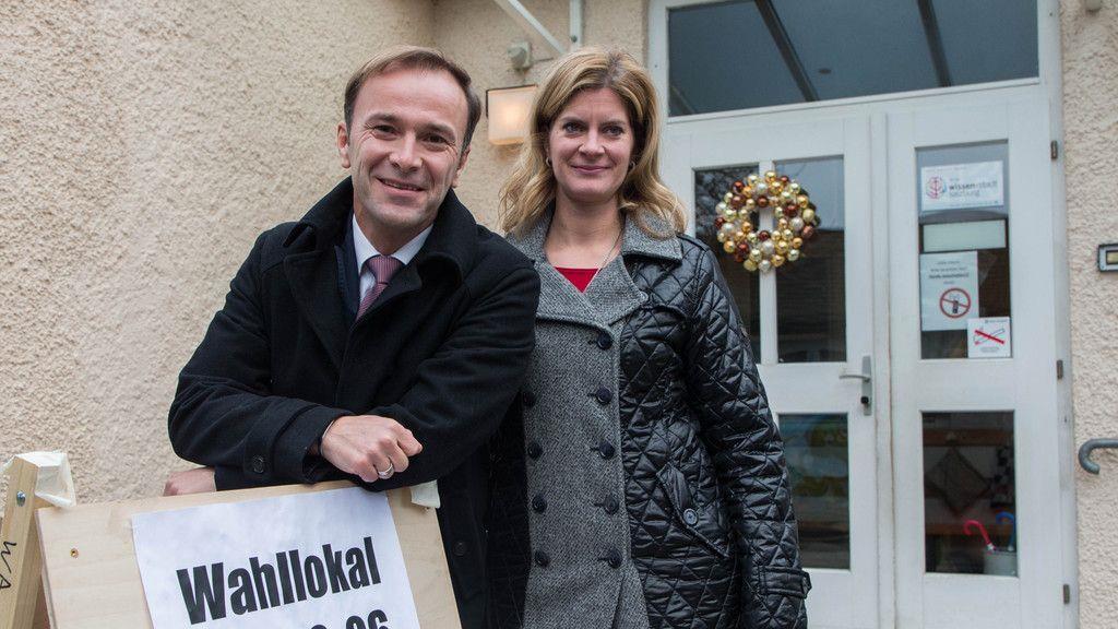 Bernhard Auinger bei der Stimmabgabe