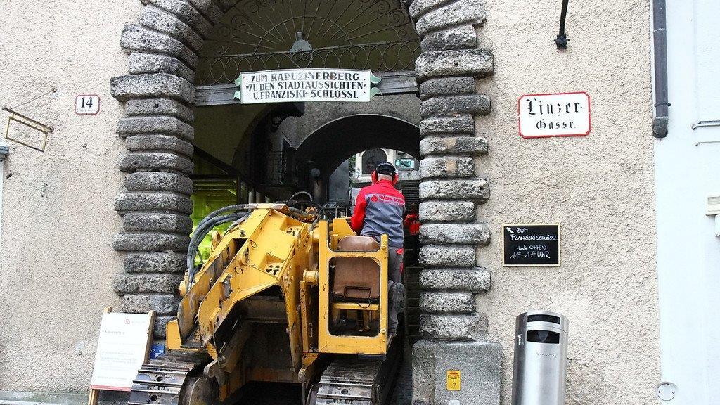 24 Tonnen schwere Fräse auf Kapuzinerberg