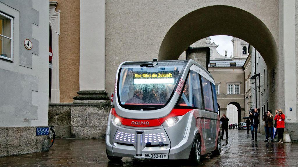 Selbstfahrender Bus II