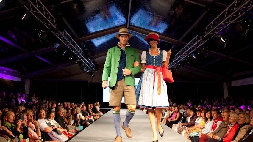 Bilder der Modenschau, Teil 2