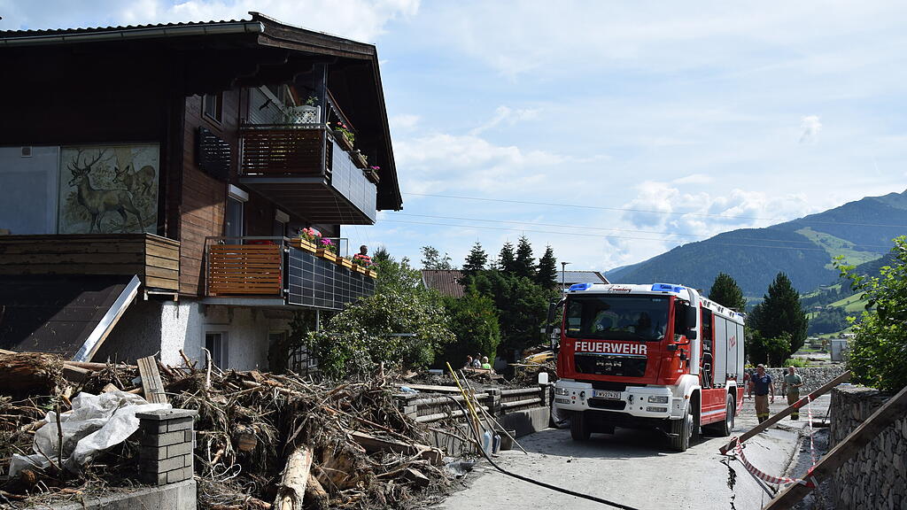 Unwetter_Mittersill_Aufr\u00e4umarbeiten III