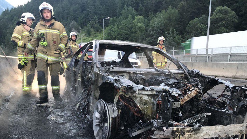 Pkw-Brand auf der A10