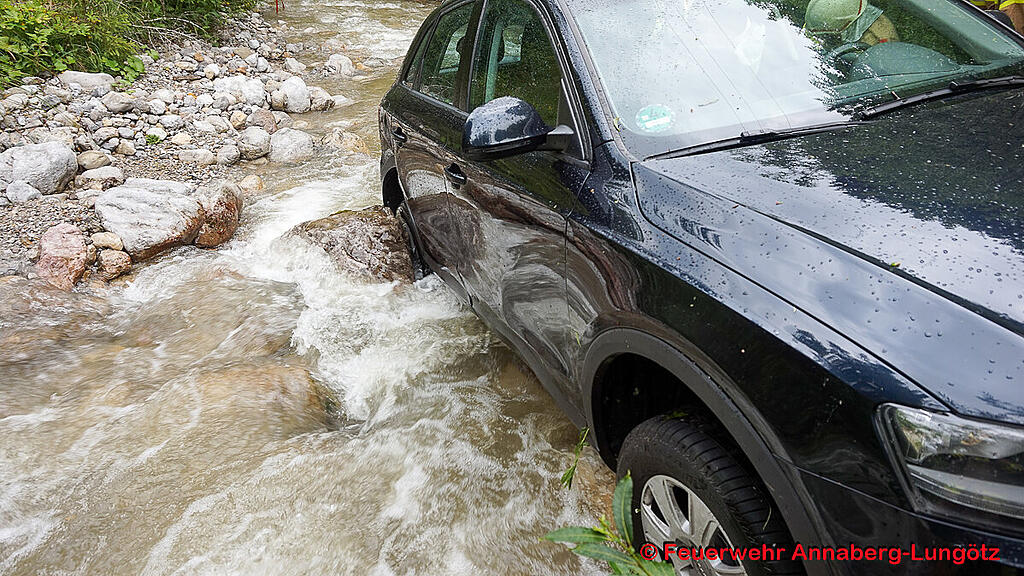 Auto im Rauchenbach