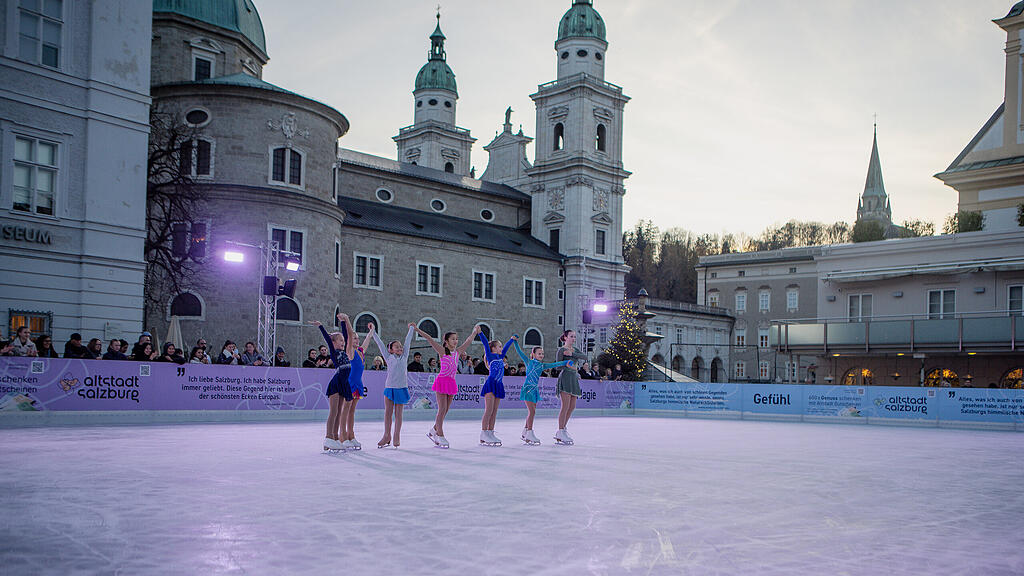 Eiszauber am Mozartplatz eröffnet