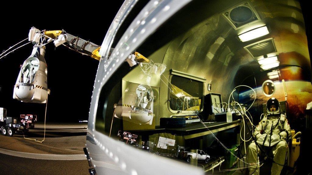 Der Stratos-Sprung von Felix Baumgartner (EPA)