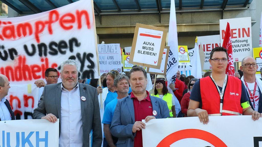 1.500 Teilnehmer bei Kundgebung vor AK Salzburg