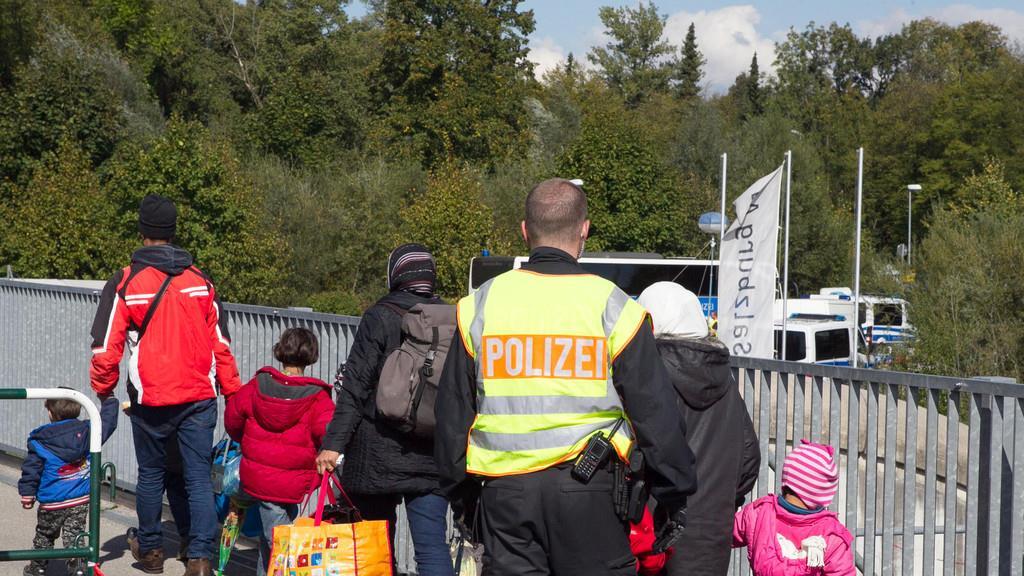 Flüchtlinge: Strom von Saalachbrücke wegverlagert