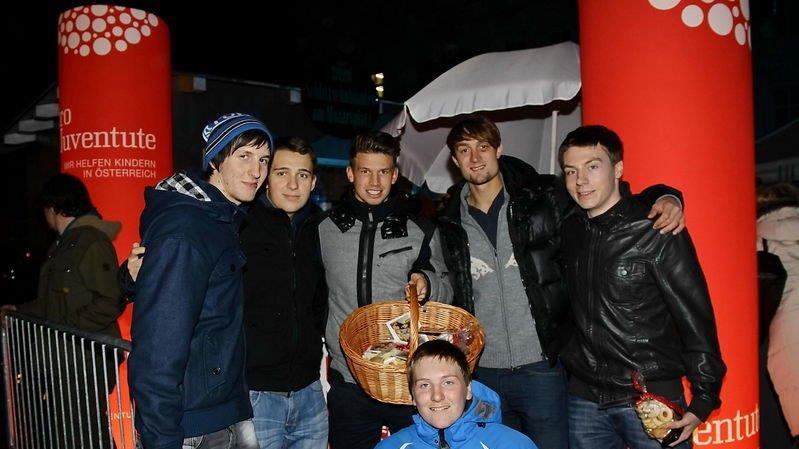 Eishockey-Charity am Mozartplatz