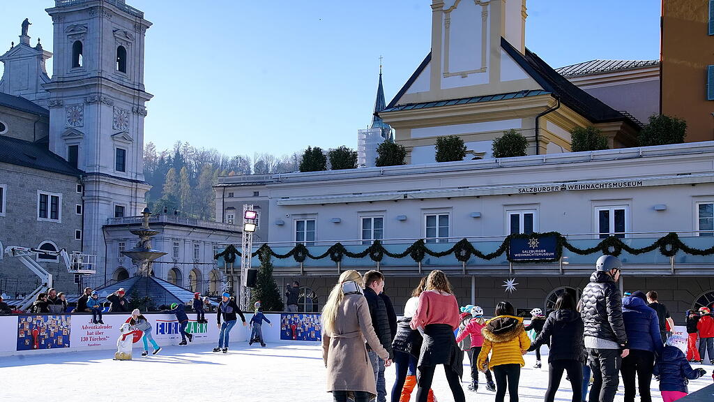 Eislaufen Mozartplatz