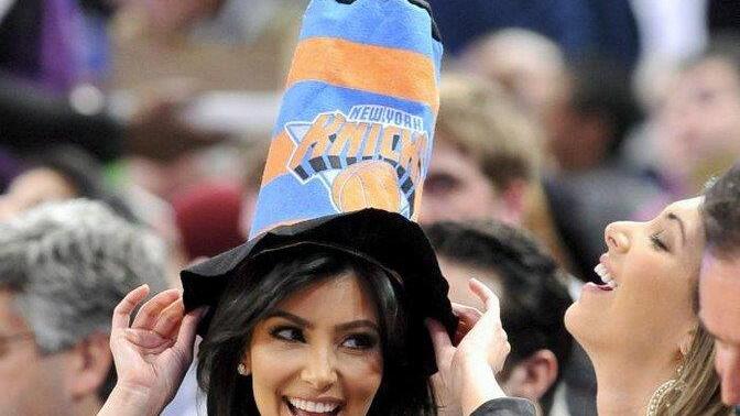 Kim Kardashian, sexy vor der Kamera  (EPA)