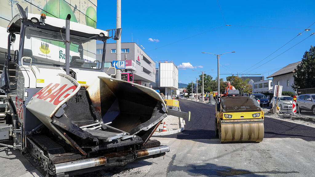 Münchner Bundesstraße: Asphaltierung